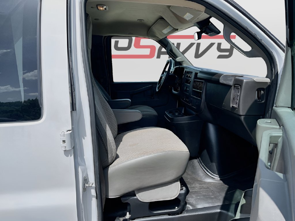 2024 Chevrolet Express 2500 photo 22 of 26