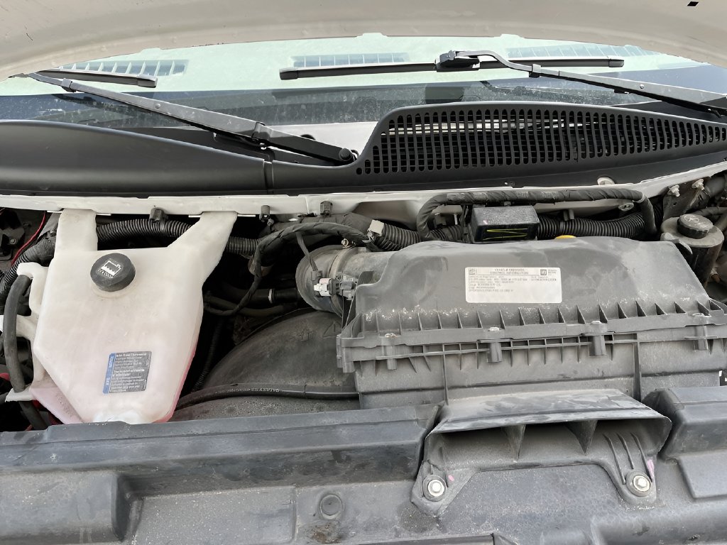 2024 Chevrolet Express 2500 photo 24 of 26