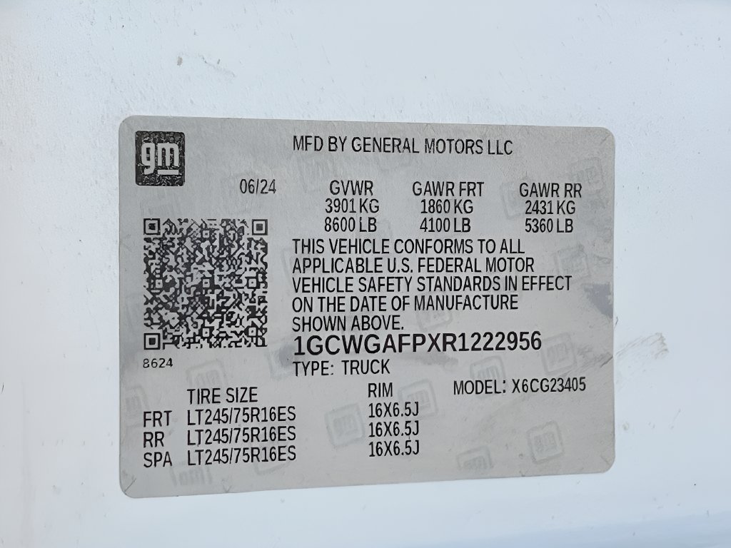 2024 Chevrolet Express 2500 photo 26 of 26