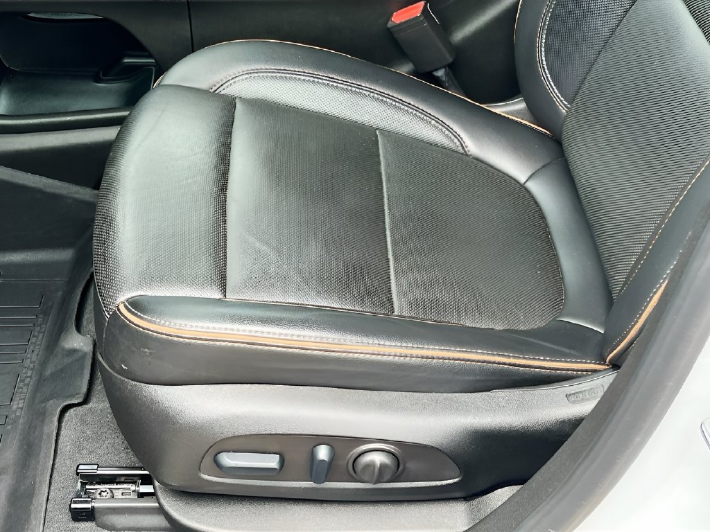 2023 GMC Acadia photo 20 of 36
