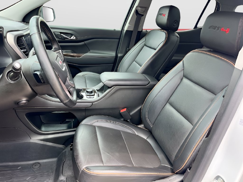 2023 GMC Acadia photo 22 of 36