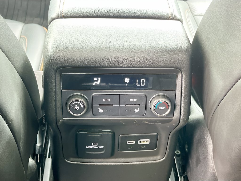 2023 GMC Acadia photo 27 of 36