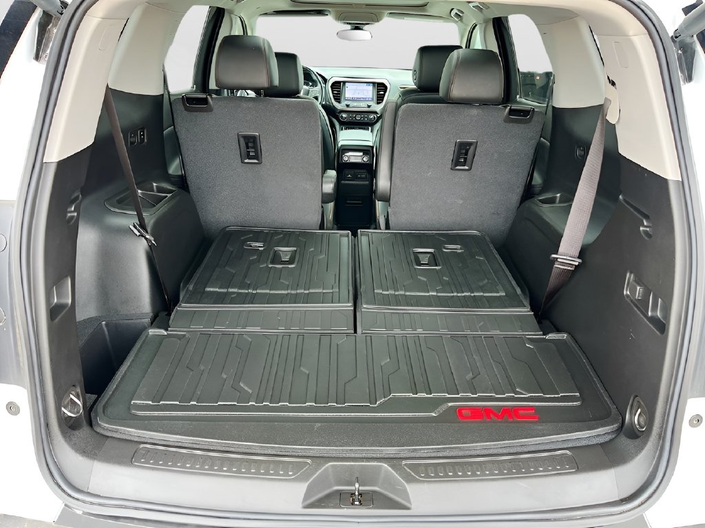 2023 GMC Acadia photo 28 of 36