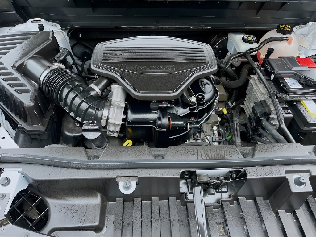 2023 GMC Acadia photo 33 of 36