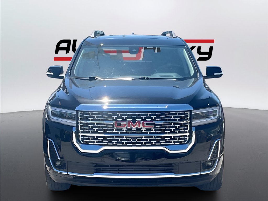 2023 GMC Acadia photo 2 of 36