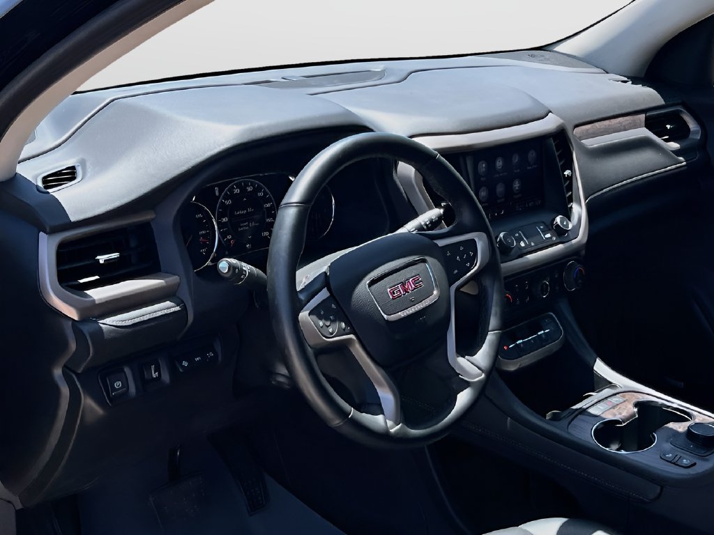 2023 GMC Acadia photo 9 of 36