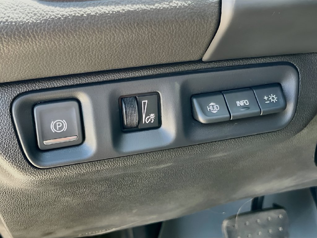 2023 GMC Acadia photo 10 of 36