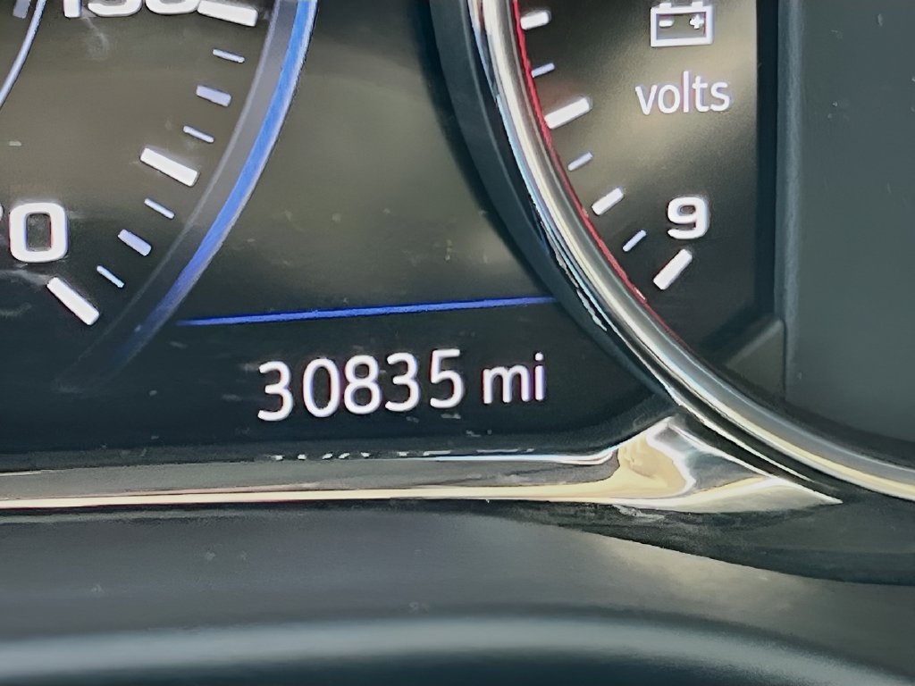 2023 GMC Acadia photo 12 of 36