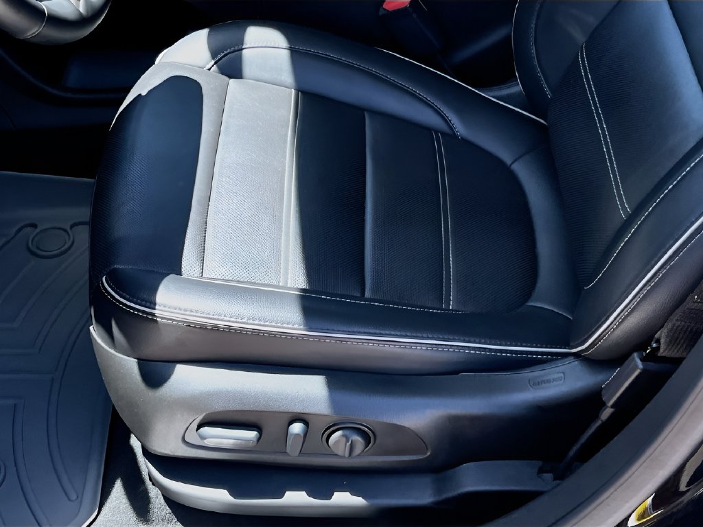 2023 GMC Acadia photo 20 of 36