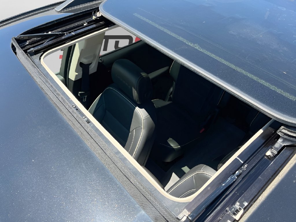 2023 GMC Acadia photo 23 of 36