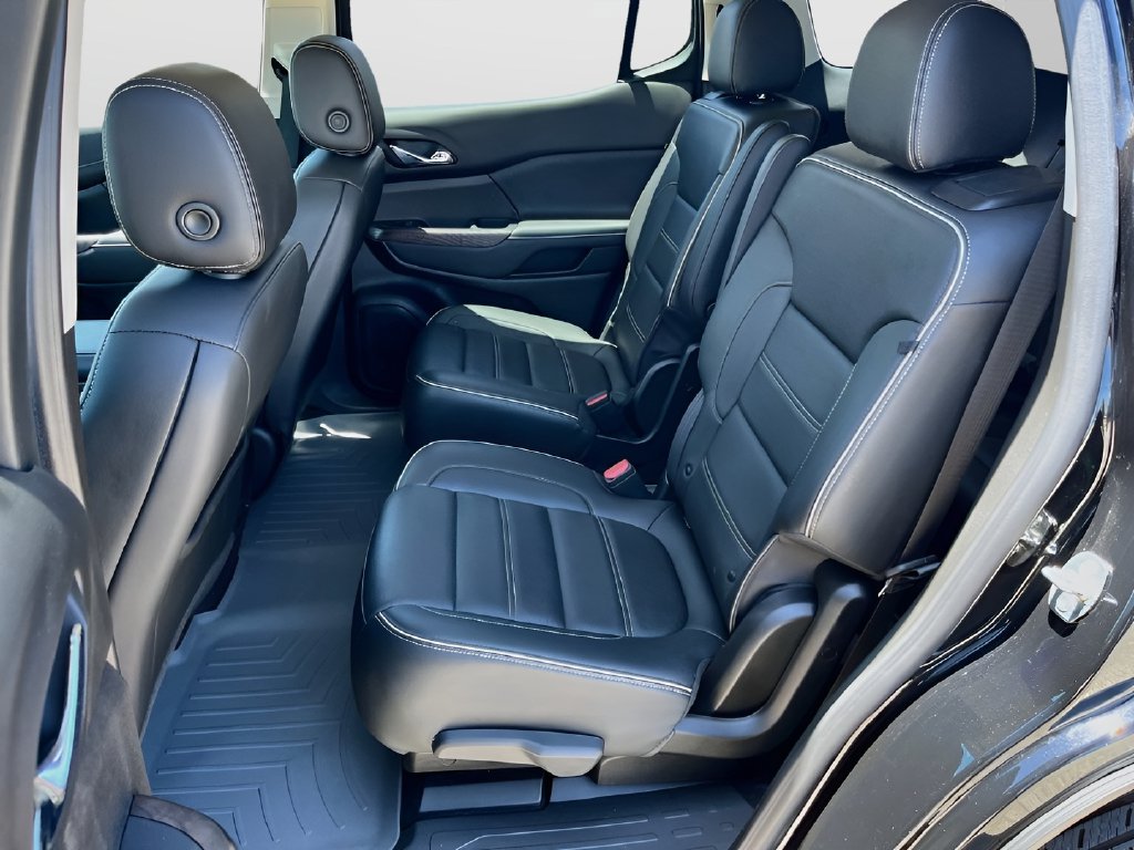 2023 GMC Acadia photo 26 of 36