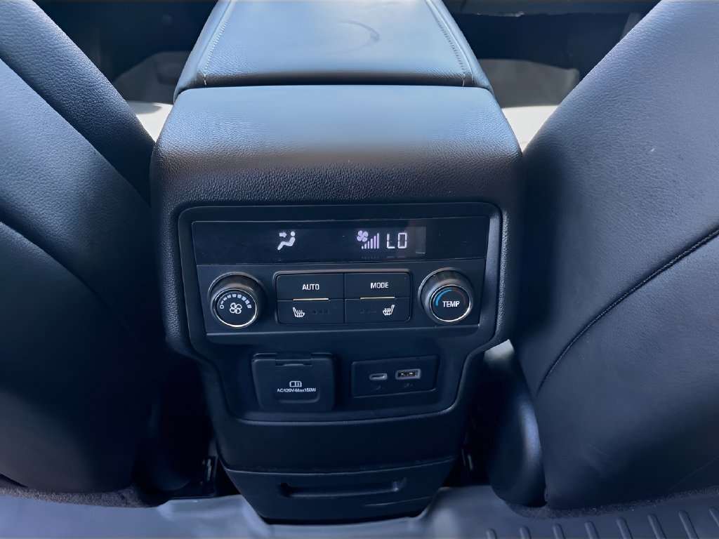 2023 GMC Acadia photo 27 of 36