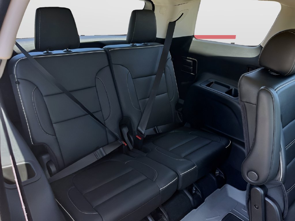 2023 GMC Acadia photo 29 of 36