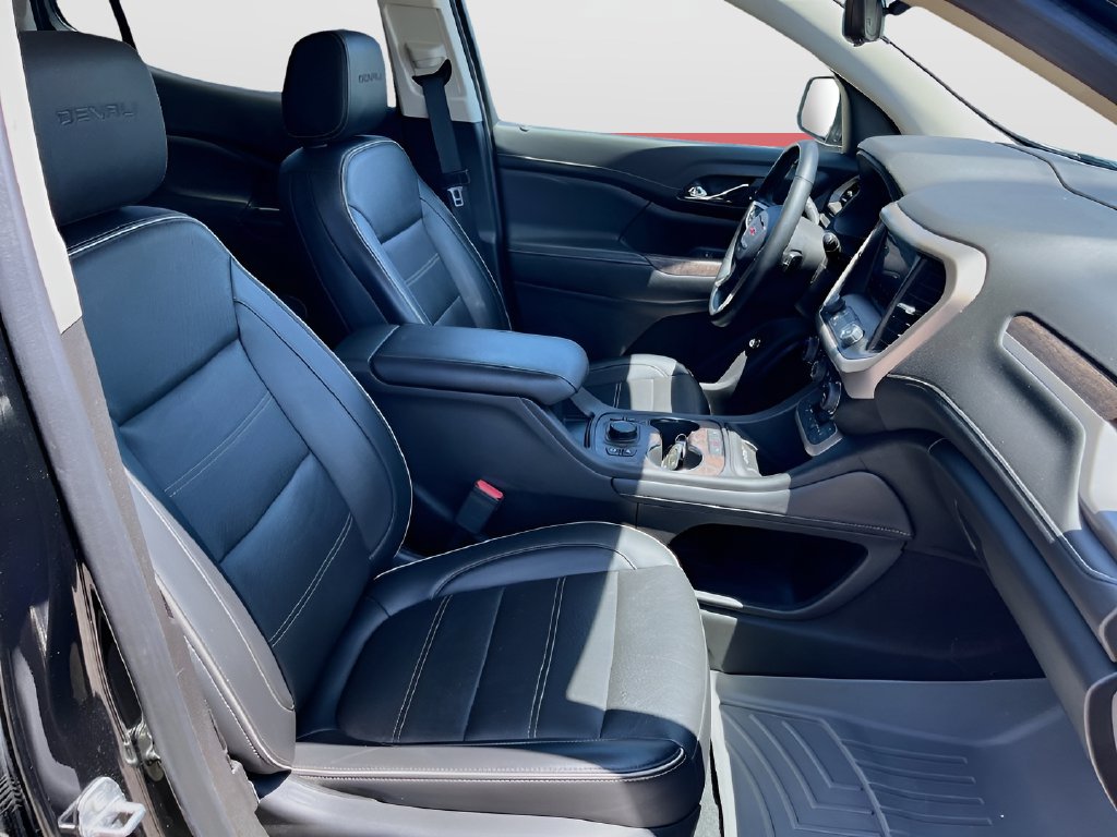 2023 GMC Acadia photo 31 of 36