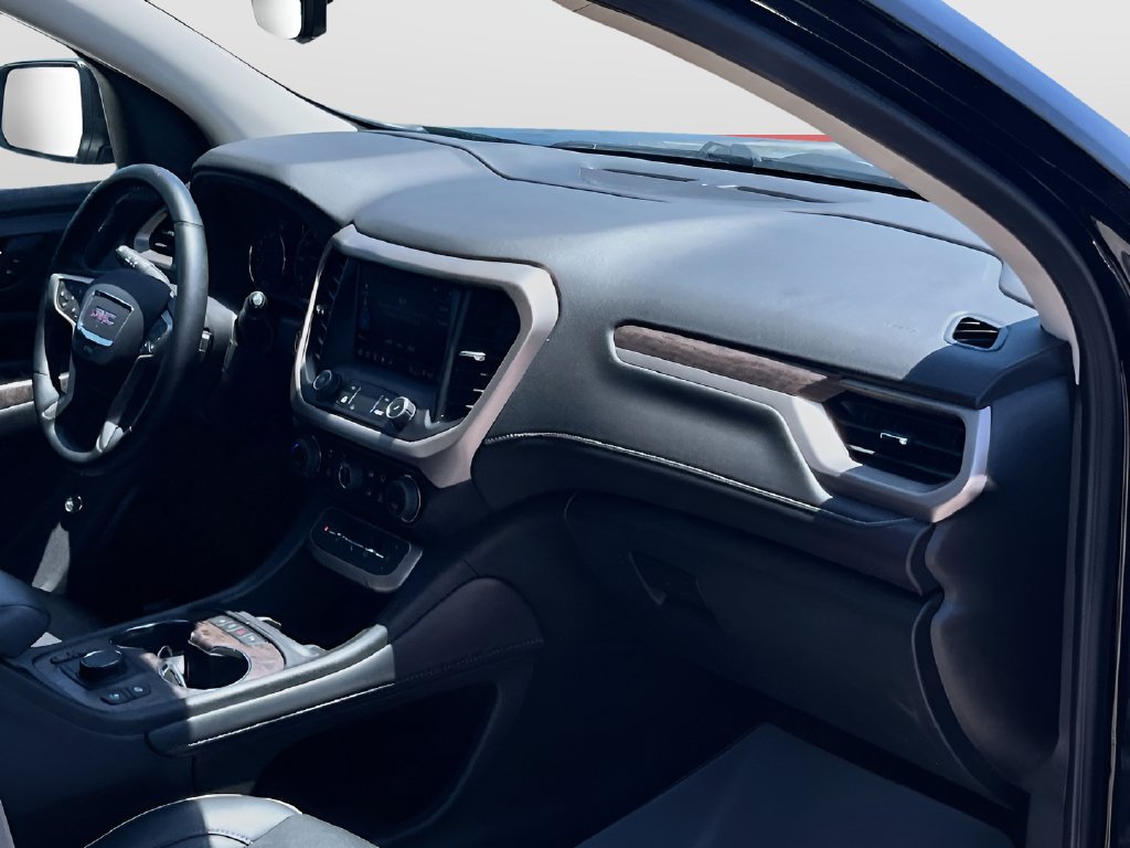 2023 GMC Acadia photo 32 of 36