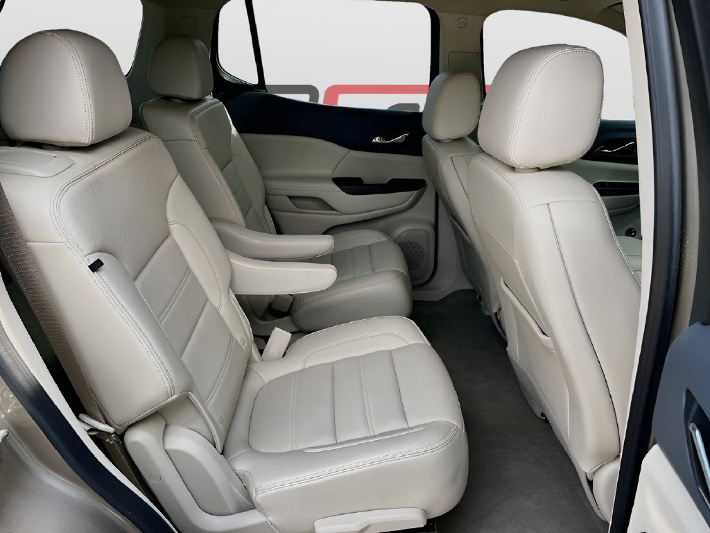 2023 GMC Acadia photo 29 of 34