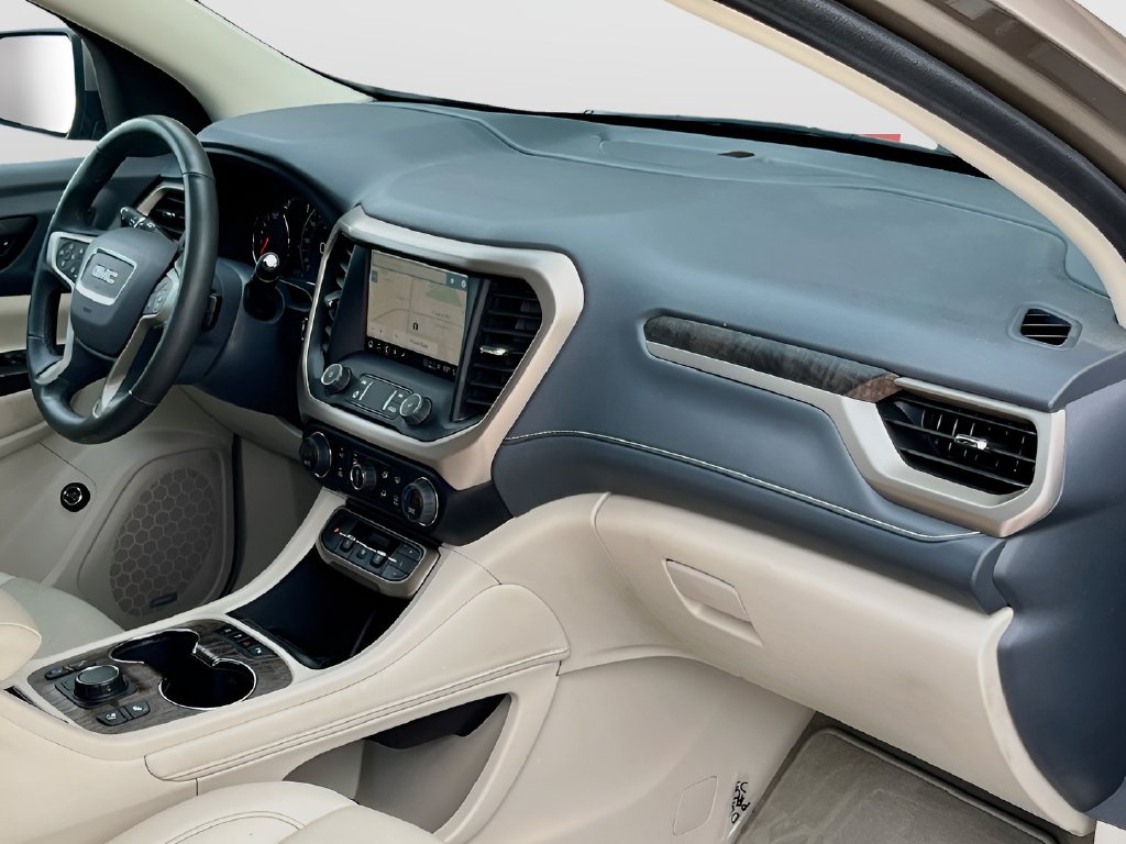 2023 GMC Acadia photo 31 of 34