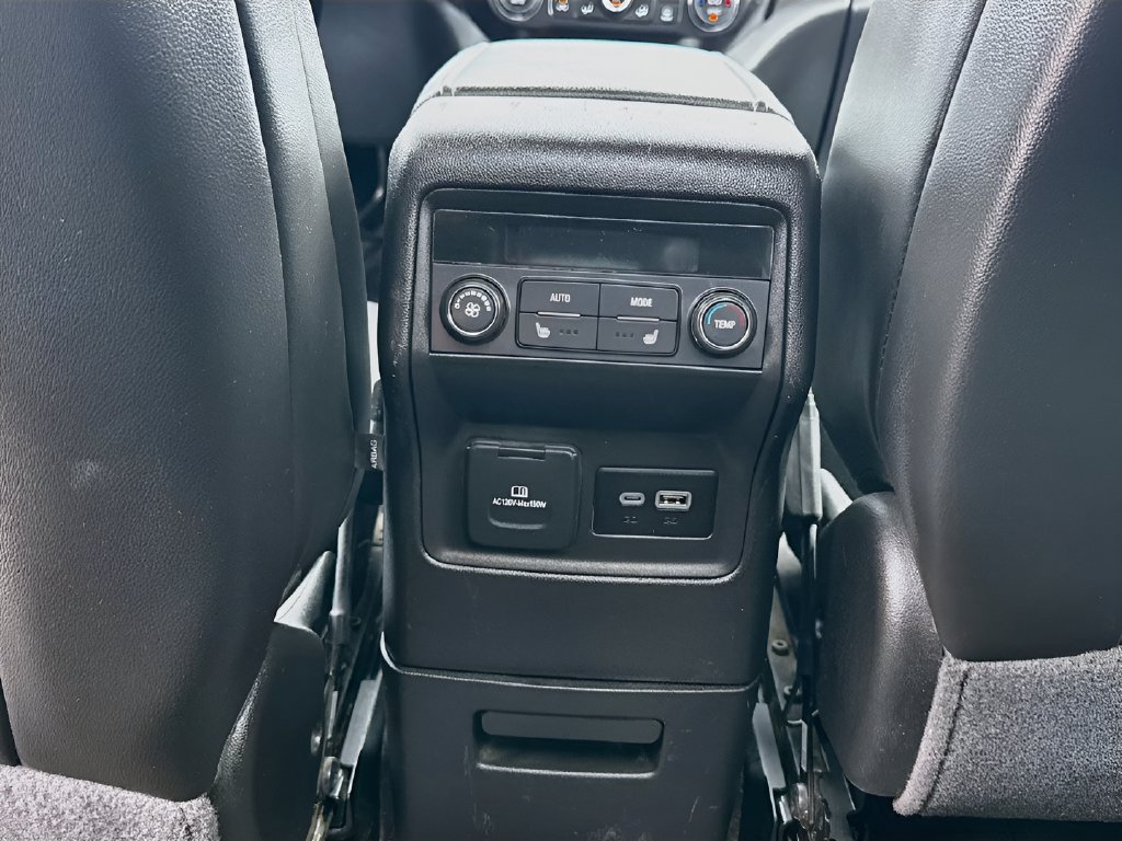 2023 GMC Acadia photo 27 of 35