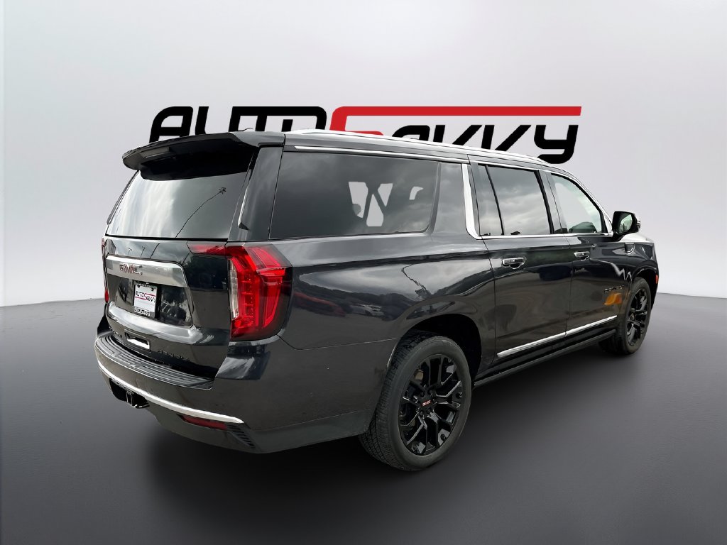 2023 GMC Yukon XL photo 7 of 32