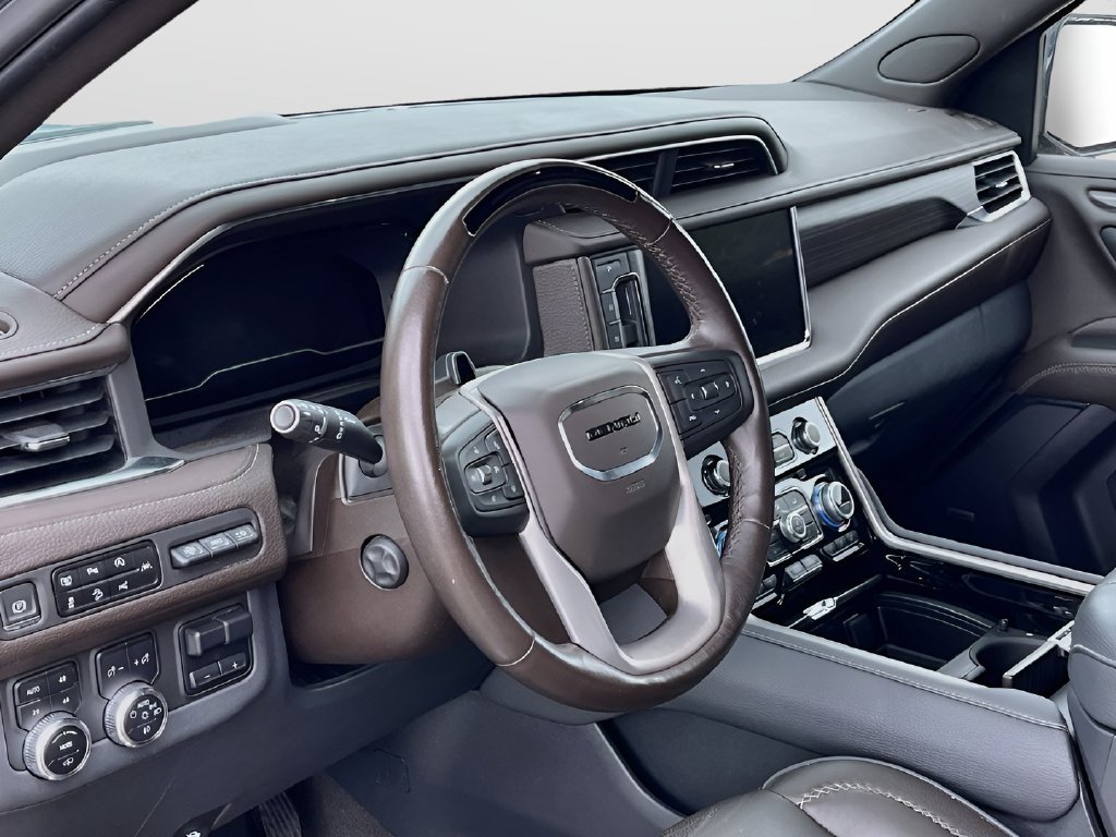2023 GMC Yukon XL photo 9 of 32