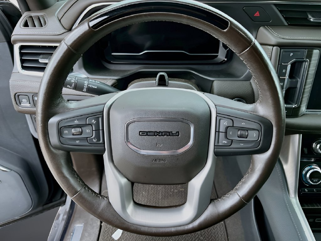 2023 GMC Yukon XL photo 11 of 32