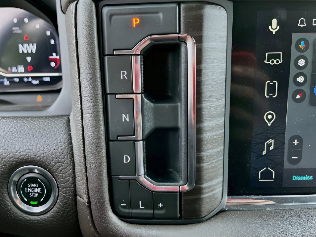 2023 GMC Yukon XL photo 16 of 32