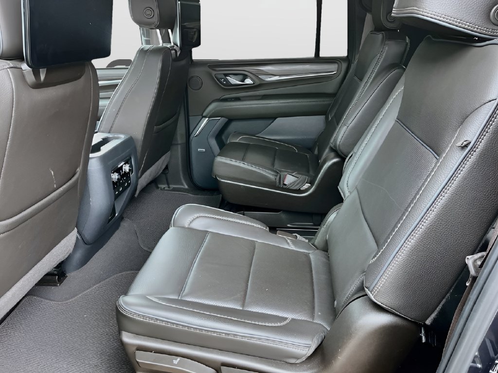 2023 GMC Yukon XL photo 24 of 32