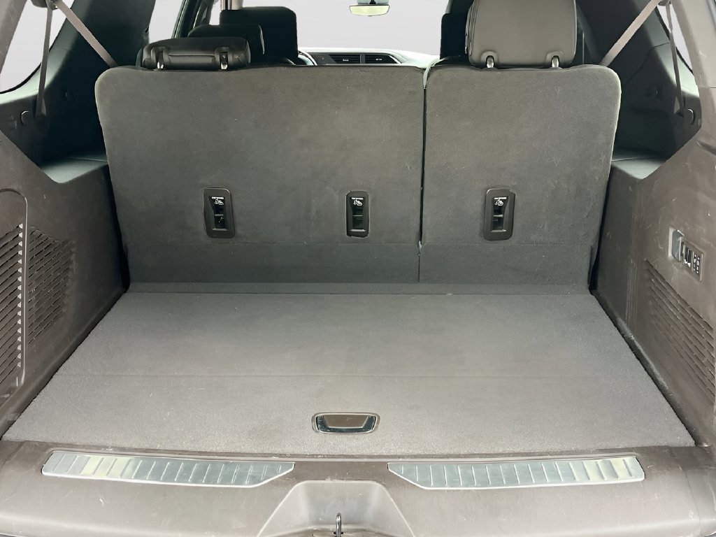 2023 GMC Yukon XL photo 26 of 32