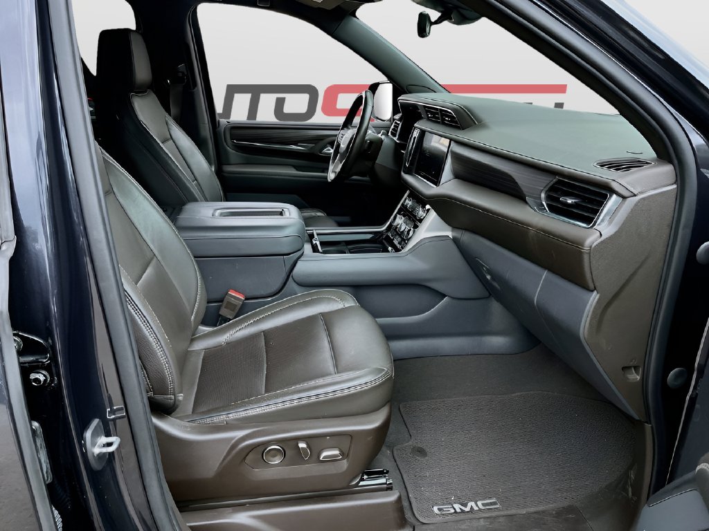 2023 GMC Yukon XL photo 28 of 32