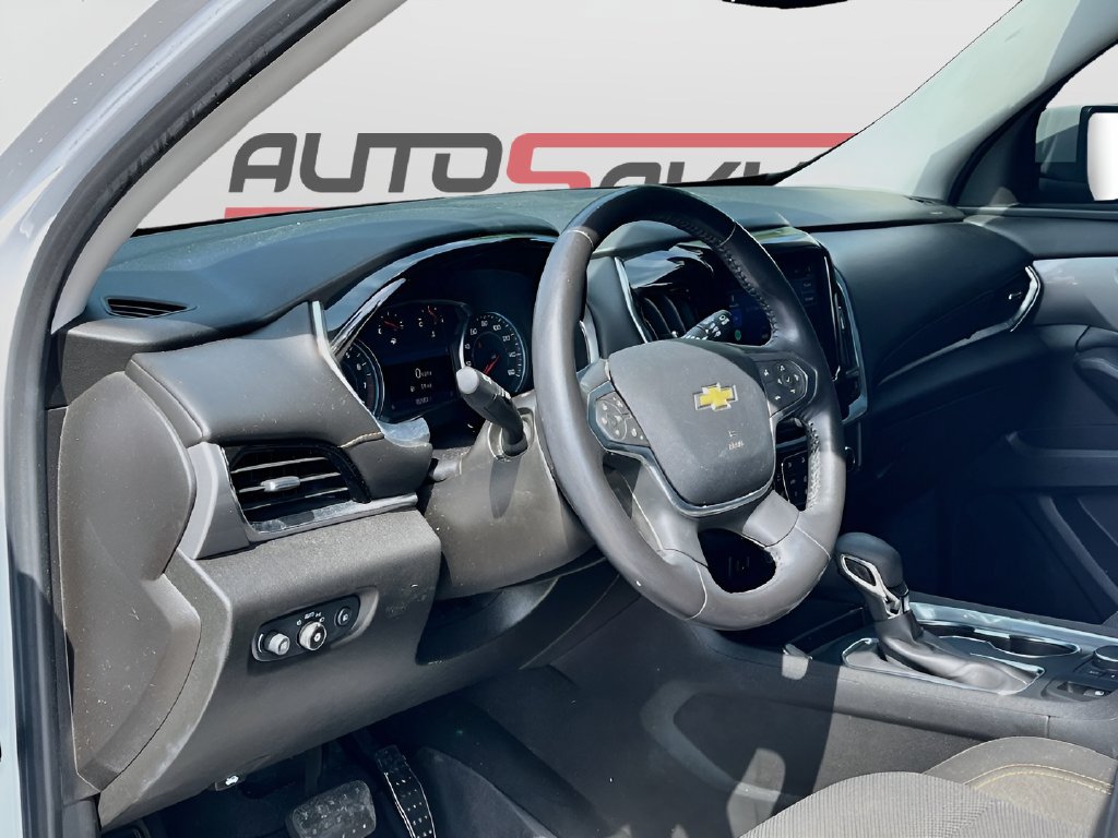 2021 Chevrolet Traverse photo 9 of 32