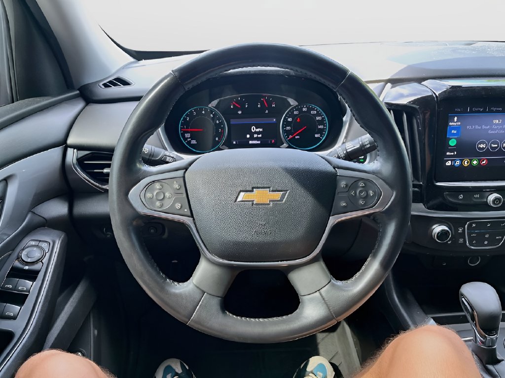 2021 Chevrolet Traverse photo 11 of 32