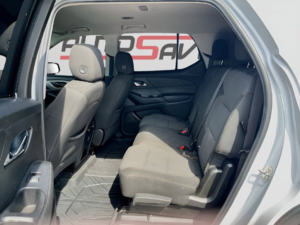 2021 Chevrolet Traverse photo 24 of 32