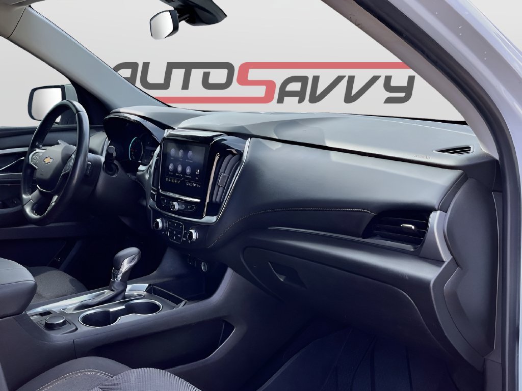 2021 Chevrolet Traverse photo 29 of 32