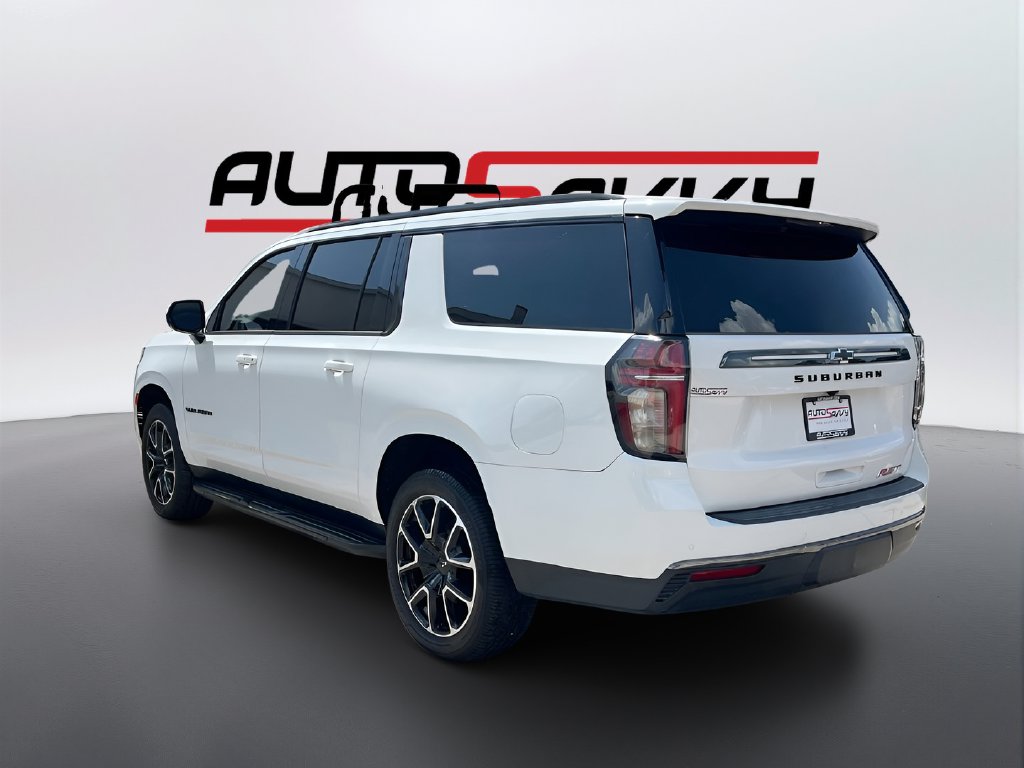 2021 Chevrolet Suburban photo 5 of 36