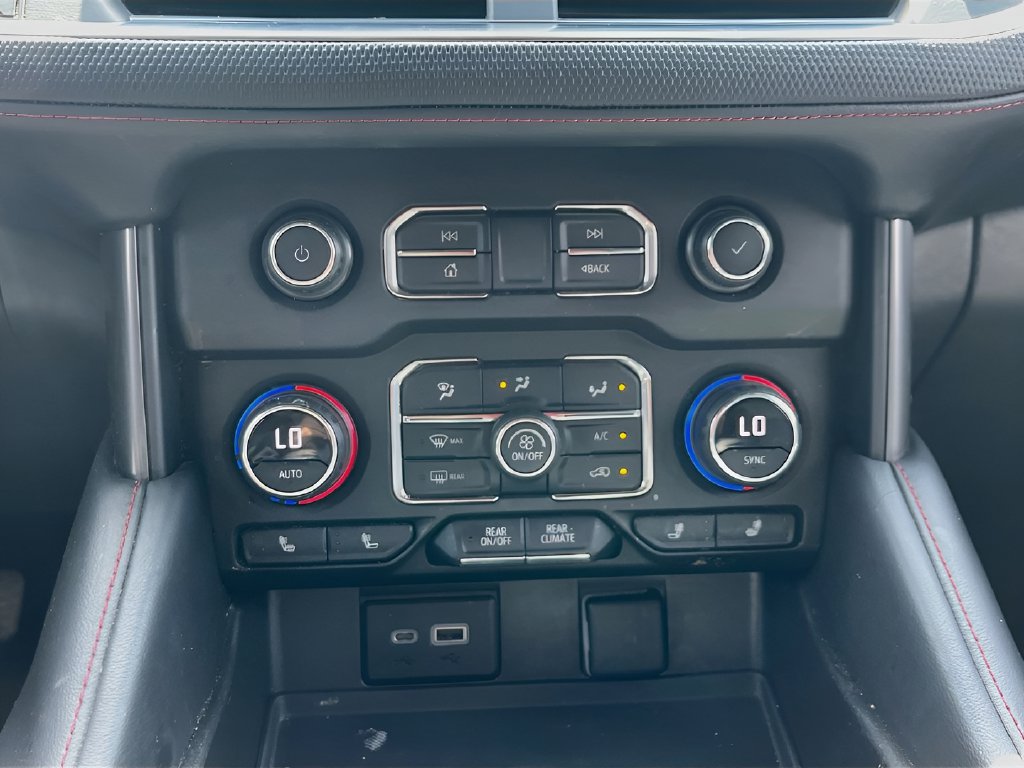 2021 Chevrolet Suburban photo 21 of 36