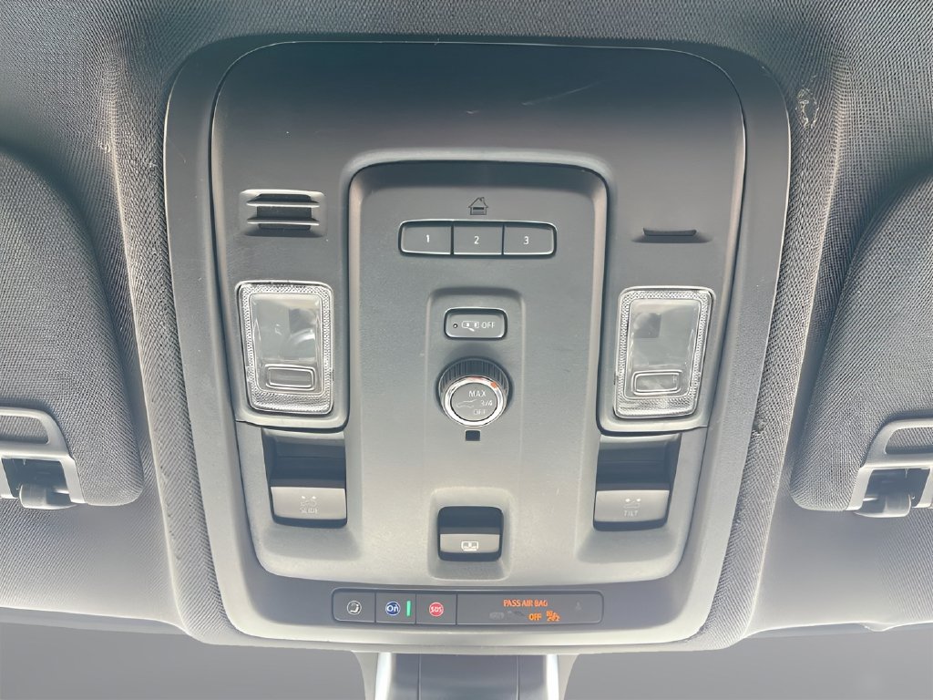 2021 Chevrolet Suburban photo 23 of 36