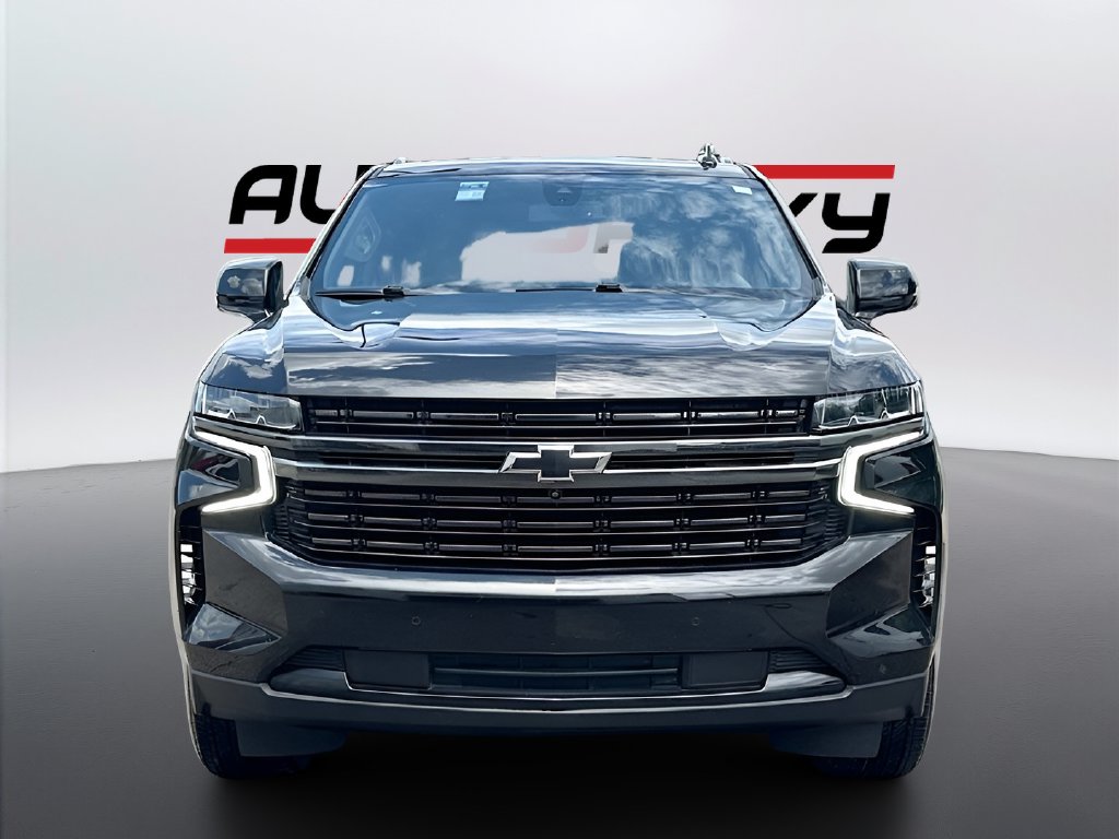 2022 Chevrolet Suburban photo 2 of 35
