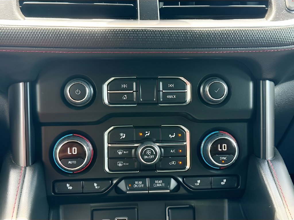 2022 Chevrolet Suburban photo 16 of 35