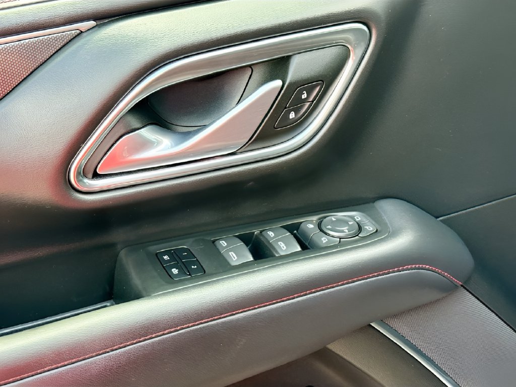 2022 Chevrolet Suburban photo 18 of 35