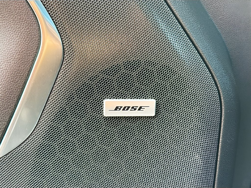 2022 Chevrolet Suburban photo 19 of 35