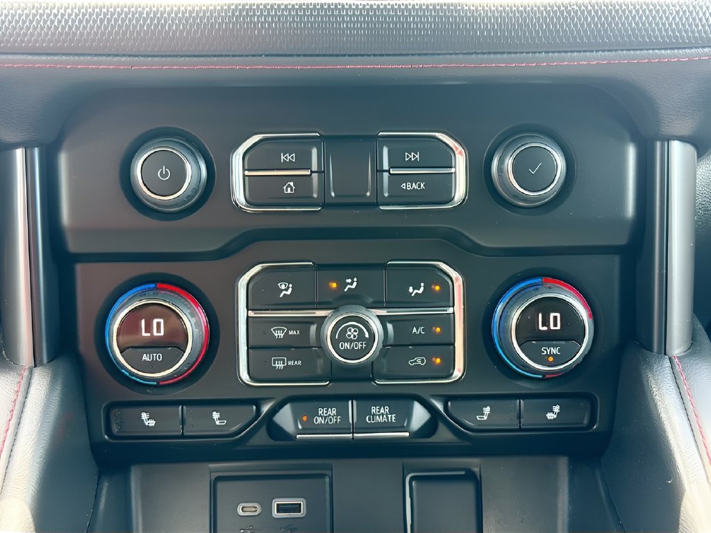 2022 Chevrolet Suburban photo 21 of 35