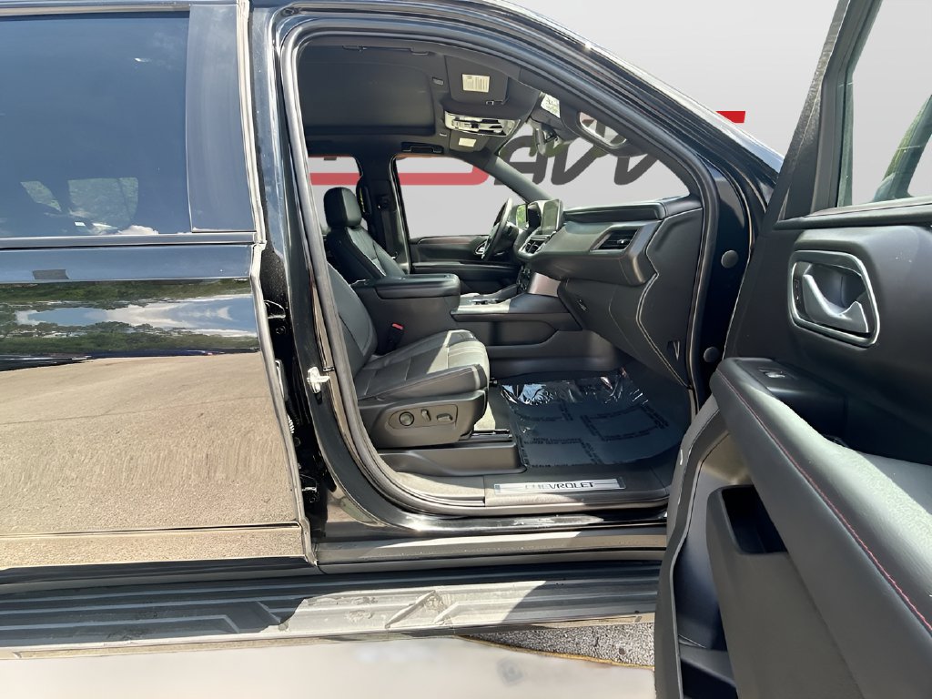 2022 Chevrolet Suburban photo 31 of 35