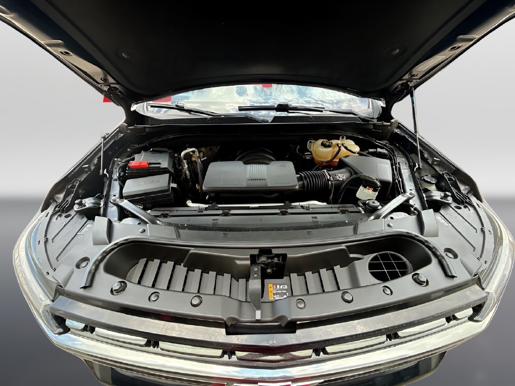 2022 Chevrolet Suburban photo 33 of 35