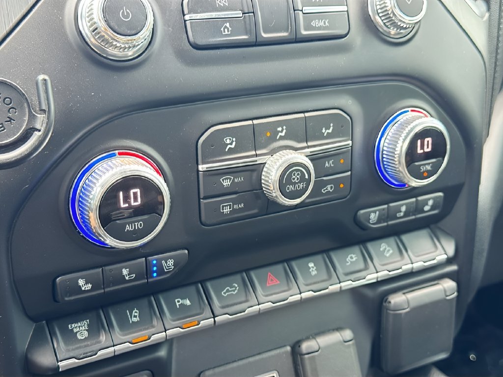 2022 GMC Sierra 2500HD photo 16 of 34