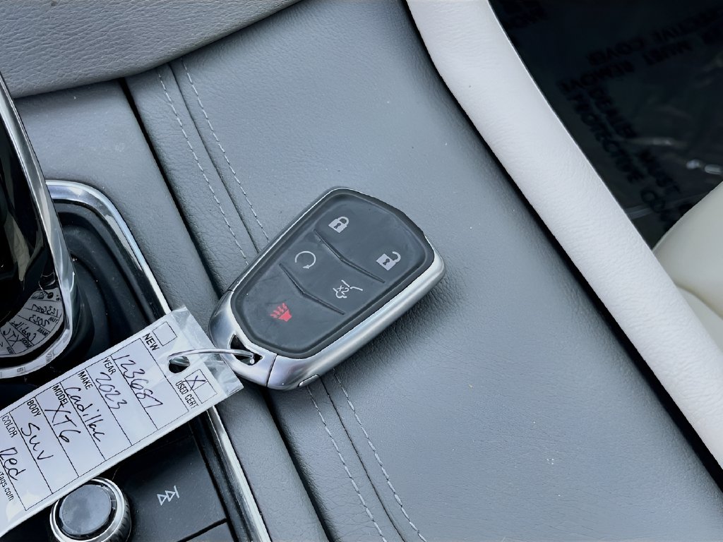 2023 Cadillac XT6 photo 36 of 37