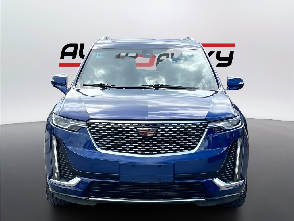 2023 Cadillac XT6 photo 2 of 36
