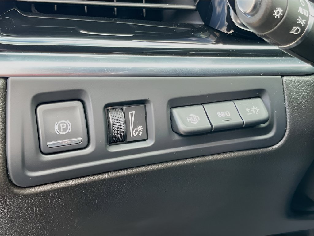 2023 Cadillac XT6 photo 10 of 36