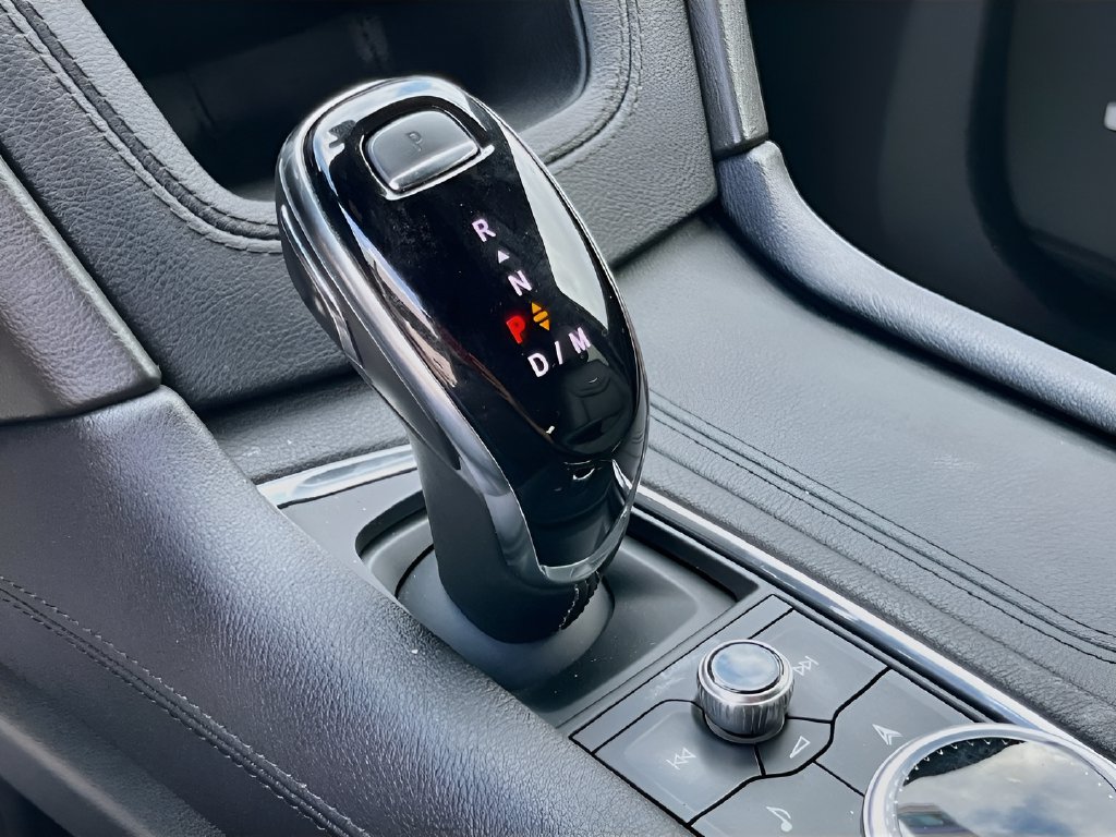 2023 Cadillac XT6 photo 17 of 36