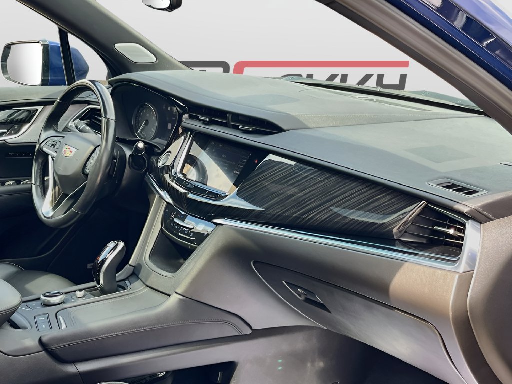 2023 Cadillac XT6 photo 32 of 36