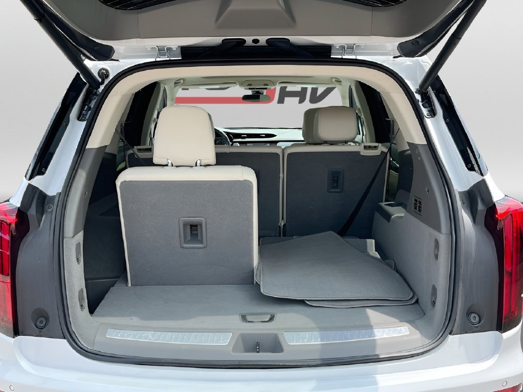 2024 Cadillac XT6 photo 28 of 35